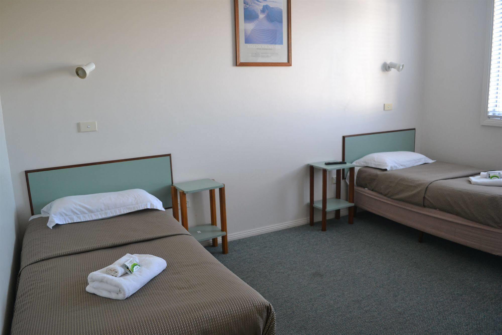 Hobart Tower Motel Exteriör bild